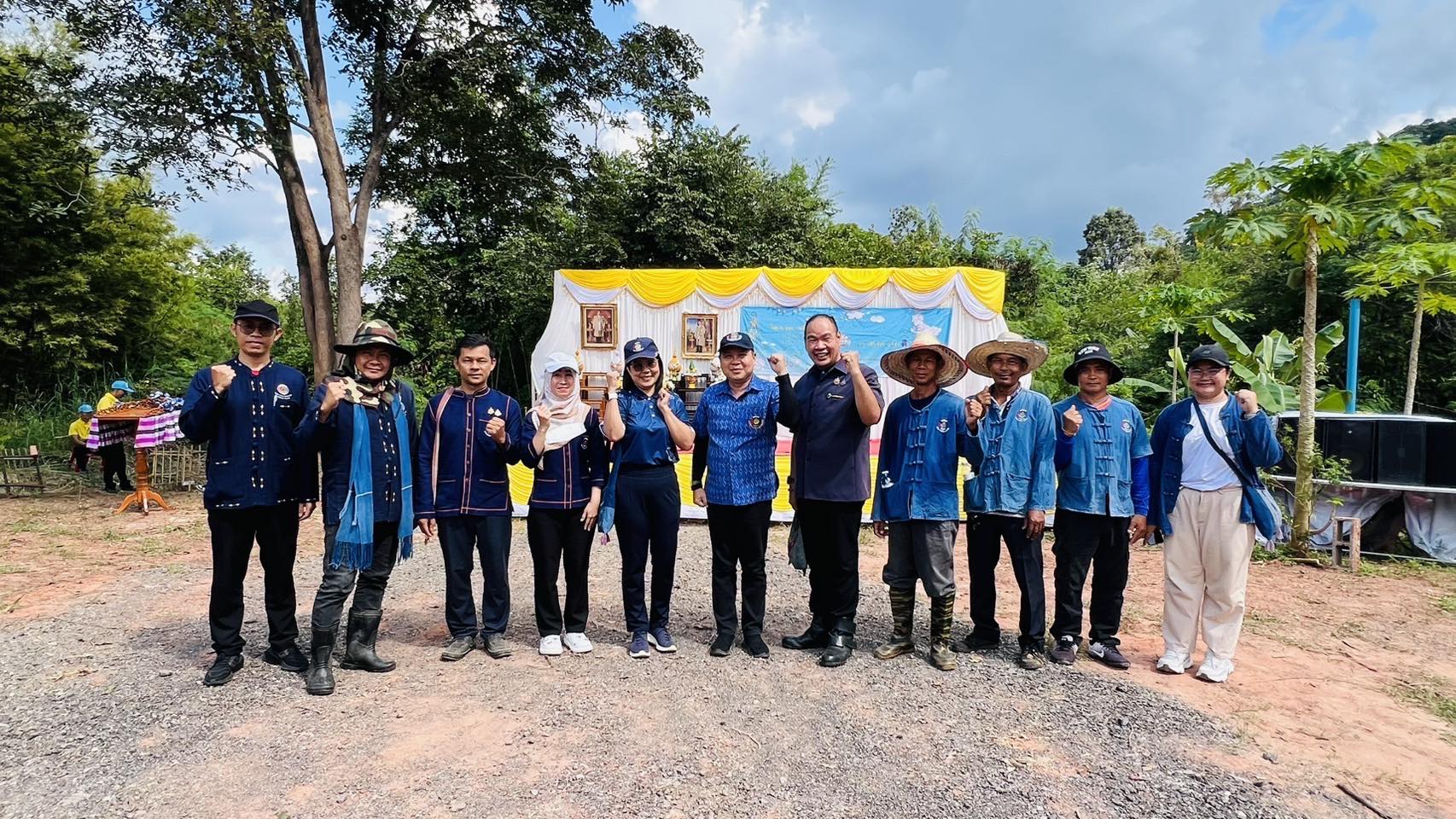 ศพช.อุดรธานี ร่วมกิจกรรมจิตอาสาพัฒนาฝายชะลอน้ำ บริเวณน้ำตกคำปลาสอน และปลูก "ว่านอุษาลำภู"